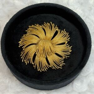 Monet Vintage 1960s Popular Design Gold-Tone Cordelia Modernist Signed 3" Brooch
